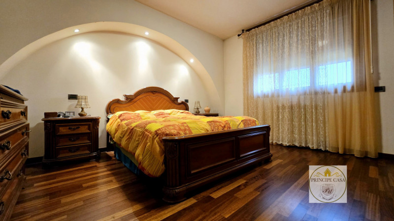 Rif. S398 - Proponiamo in vendita nel comune di Solesino proprietà composta da casa indipendente ...