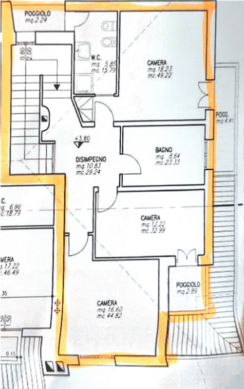 COMPOSIZIONE:
Proponiamo in vendita porzione di trifamiliare disposta su più livelli. Al piano se...