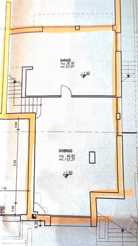 COMPOSIZIONE:
Proponiamo in vendita porzione di trifamiliare disposta su più livelli. Al piano se...
