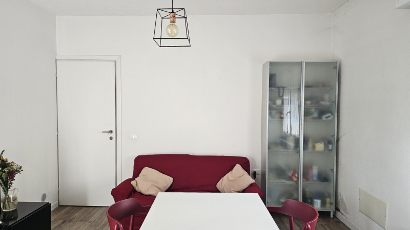 ARCELLA - SANT' ANTONINO (Padova). Se sei una ragazza Erasmus o una ragazza che lavora alla ricer...