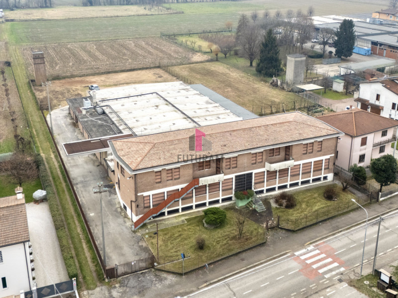 QUINTO VICENTINO - RIF.626FUTURAM - PER INFO 0444/310220
A soli 4 km dal casello autostradale di ...