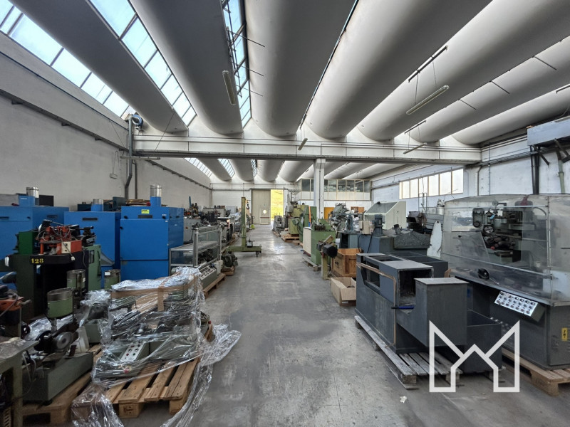 SAN MICHELE- Inserito in una strada chiusa al traffico veicolare a 7 km dall'ingresso della Super...