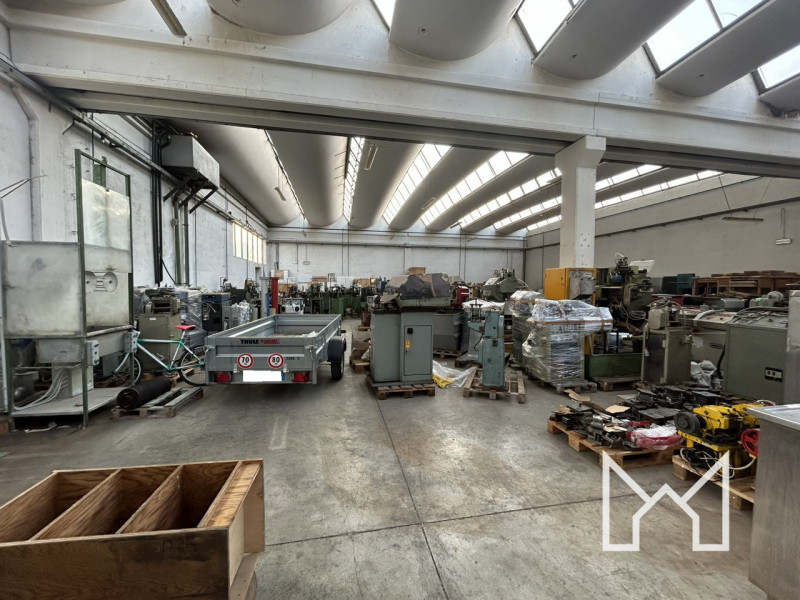 SAN MICHELE- Inserito in una strada chiusa al traffico veicolare a 7 km dall'ingresso della Super...