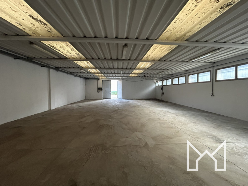 SAN MICHELE- Inserito in una strada chiusa al traffico veicolare a 7 km dall'ingresso della Super...