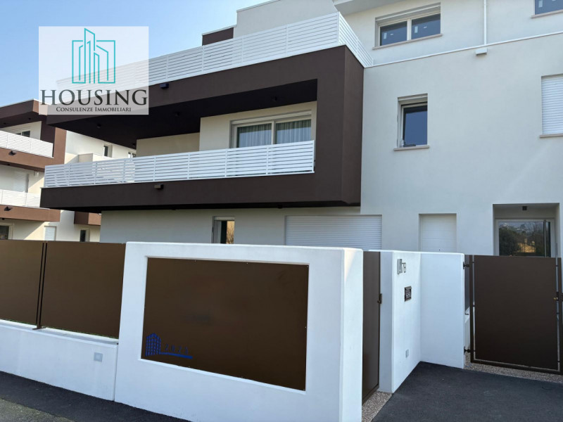 Nel Comune di Montegrotto Terme, proponiamo un appartamento di nuova costruzione, completamente a...