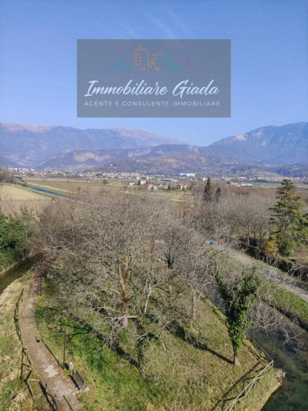 VENDITA IN ESCLUSIVA. Proposta Immobiliare: Luminoso Appartamento con Vista Colline
In zona resid...