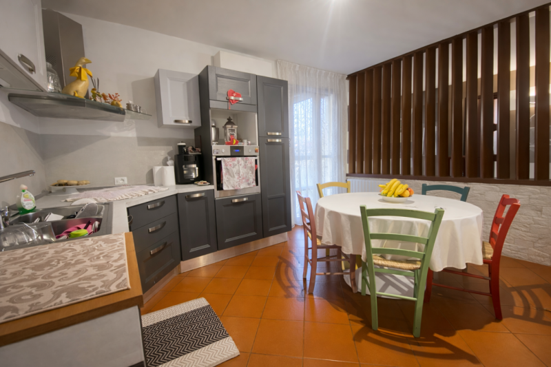 Proponiamo in vendita una splendida porzione di bifamiliare situata nella tranquilla e servita zo...