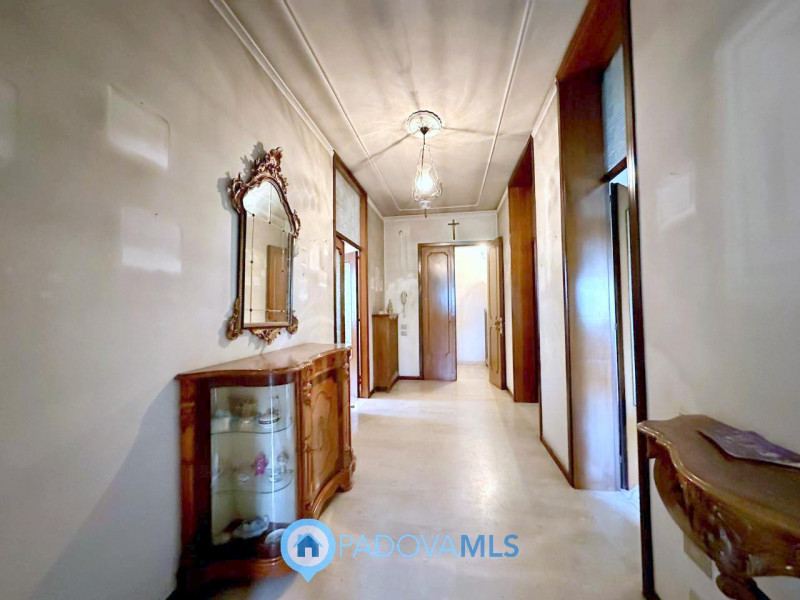 Immobile in esclusiva al Gruppo Padova MLS

In zona molto centrale, comoda a tutti i servizi, si ...