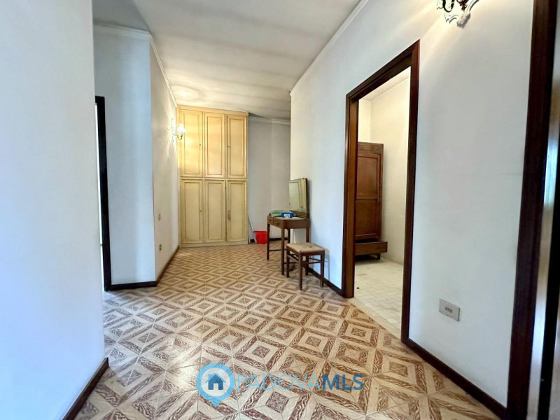 Immobile in esclusiva al Gruppo Padova MLS

In zona molto centrale, comoda a tutti i servizi, si ...