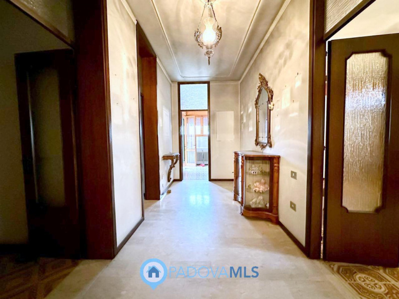 Immobile in esclusiva al Gruppo Padova MLS

In zona molto centrale, comoda a tutti i servizi, si ...