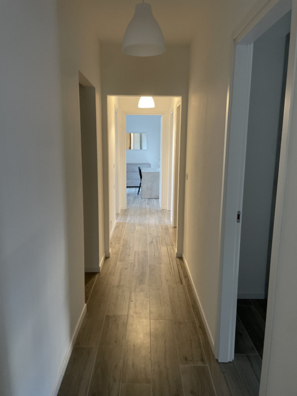 Proponiamo una stanza singola in locazione all'interno di un ampio appartamento situato in via Ti...