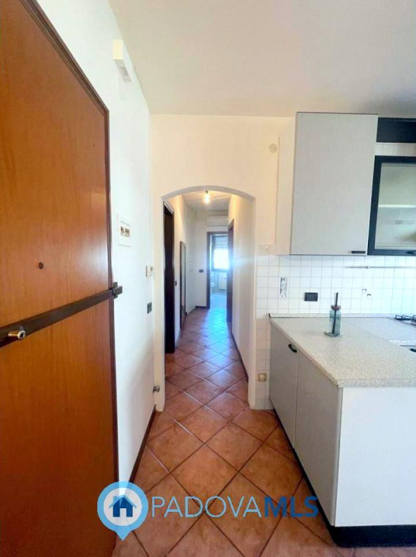 Immobile in esclusiva al Gruppo Padova MLS

Zona Montà, su piccola palazzina in tranquillo contes...