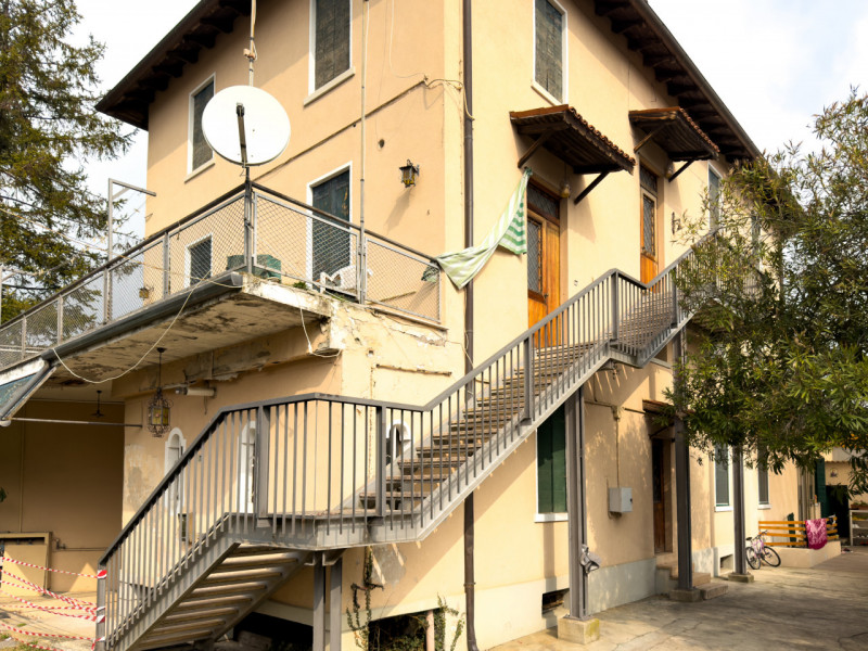 (Per INFO Vittorio 3517343301) Nel verde di Montebelluna proponiamo in vendita un’interessante pa...