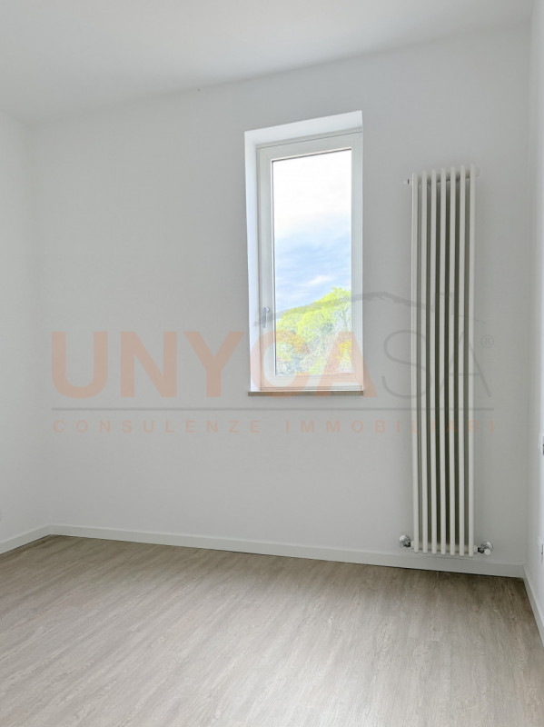 MONTEGALDA: spaziosissimo appartamento posizionato al quarto piano di una palazzina servita da as...