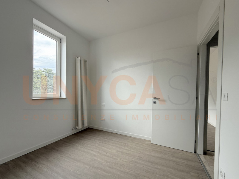 MONTEGALDA: spaziosissimo appartamento posizionato al quarto piano di una palazzina servita da as...