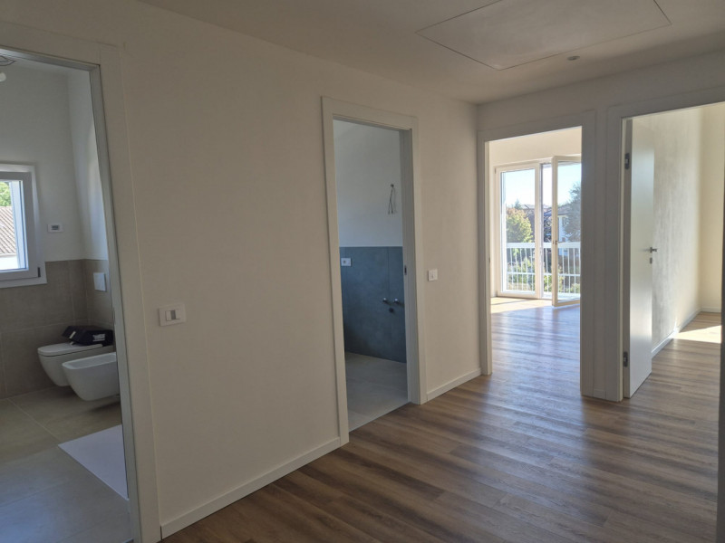 IN ZONA CENTRO SPORT PALLADIO, AMPIO APPARTAMENTO IN BIFAMILIARE CON GIARDINO, TAVERNA E GARAGE-R...