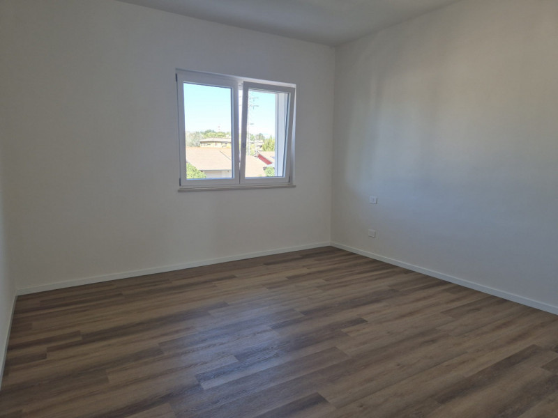 IN ZONA CENTRO SPORT PALLADIO, AMPIO APPARTAMENTO IN BIFAMILIARE CON GIARDINO, TAVERNA E GARAGE-R...