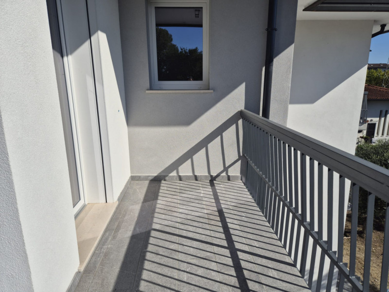 IN ZONA CENTRO SPORT PALLADIO, AMPIO APPARTAMENTO IN BIFAMILIARE CON GIARDINO, TAVERNA E GARAGE-R...