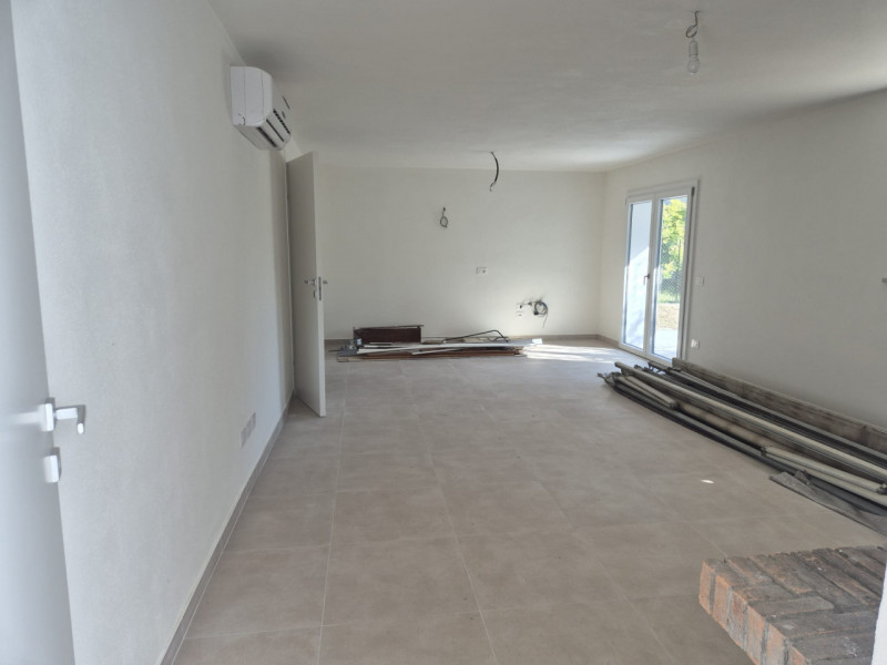 IN ZONA CENTRO SPORT PALLADIO, AMPIO APPARTAMENTO IN BIFAMILIARE CON GIARDINO, TAVERNA E GARAGE-R...