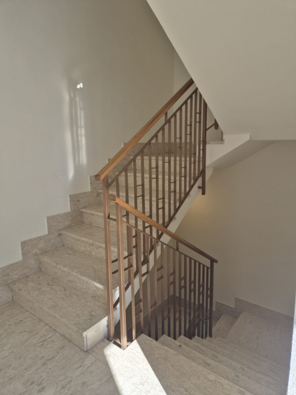 IN ZONA CENTRO SPORT PALLADIO, AMPIO APPARTAMENTO IN BIFAMILIARE CON GIARDINO, TAVERNA E GARAGE-R...