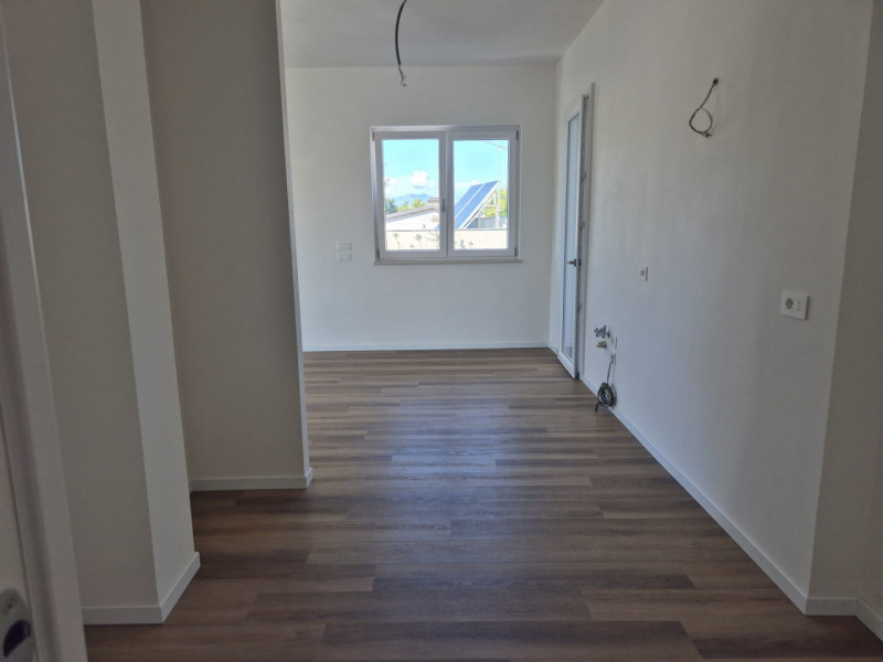 IN ZONA CENTRO SPORT PALLADIO, AMPIO APPARTAMENTO IN BIFAMILIARE CON GIARDINO, TAVERNA E GARAGE-R...