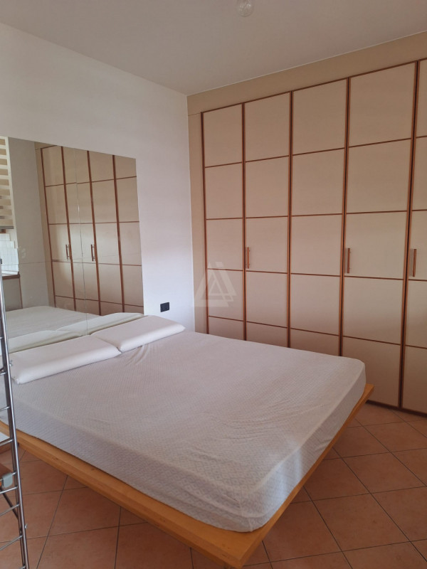 L'agenzia Iris è lieta di presentare un monolocale situato al primo piano con ascensore a Castelf...