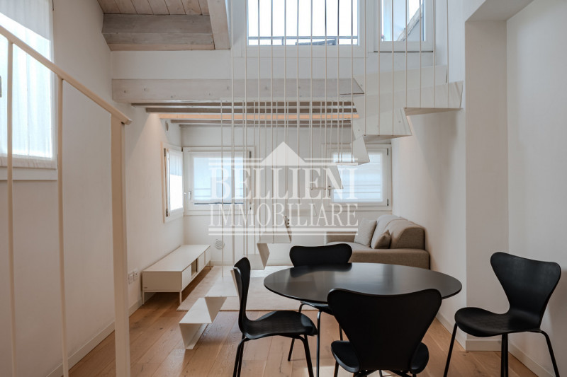 CORSO PALLADIO: Nel cuore del centro storico di Vicenza, nelle vicinanze di Corso Palladio, propo...