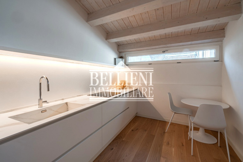 CORSO PALLADIO: Nel cuore del centro storico di Vicenza, nelle vicinanze di Corso Palladio, propo...