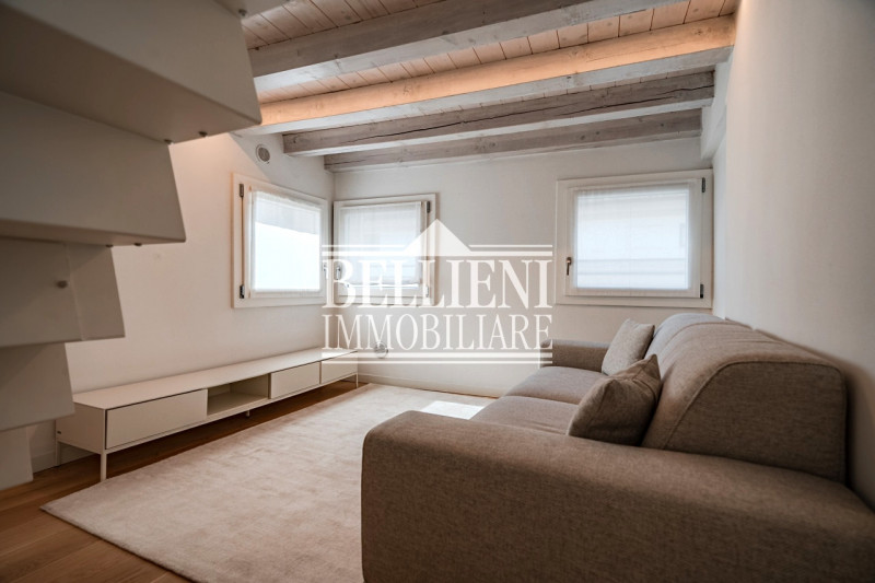 CORSO PALLADIO: Nel cuore del centro storico di Vicenza, nelle vicinanze di Corso Palladio, propo...