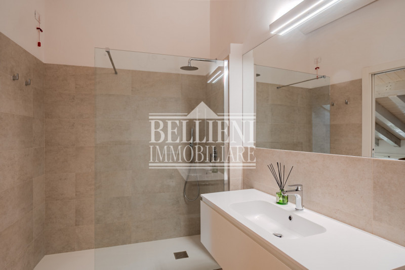 CORSO PALLADIO: Nel cuore del centro storico di Vicenza, nelle vicinanze di Corso Palladio, propo...