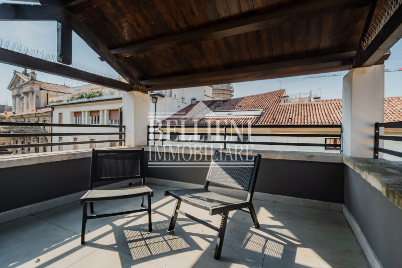 CORSO PALLADIO: Nel cuore del centro storico di Vicenza, nelle vicinanze di Corso Palladio, propo...