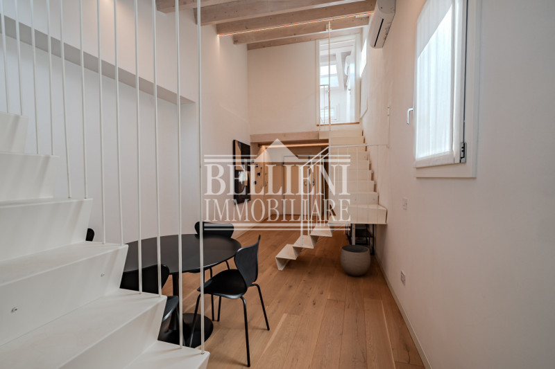 CORSO PALLADIO: Nel cuore del centro storico di Vicenza, nelle vicinanze di Corso Palladio, propo...