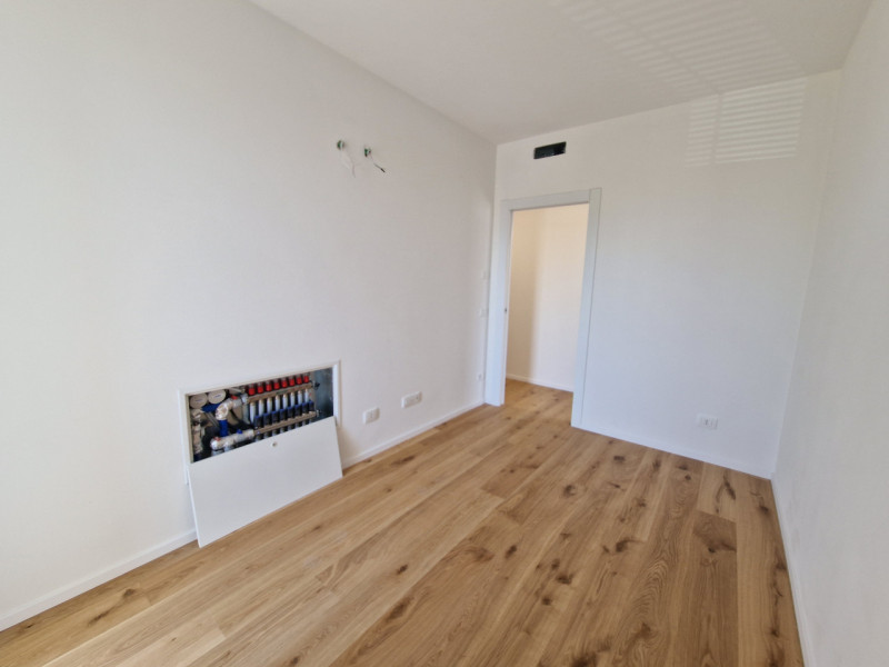 Situato nella rinomata zona residenziale di Sarmeola di Rubano, questo elegante appartamento al s...