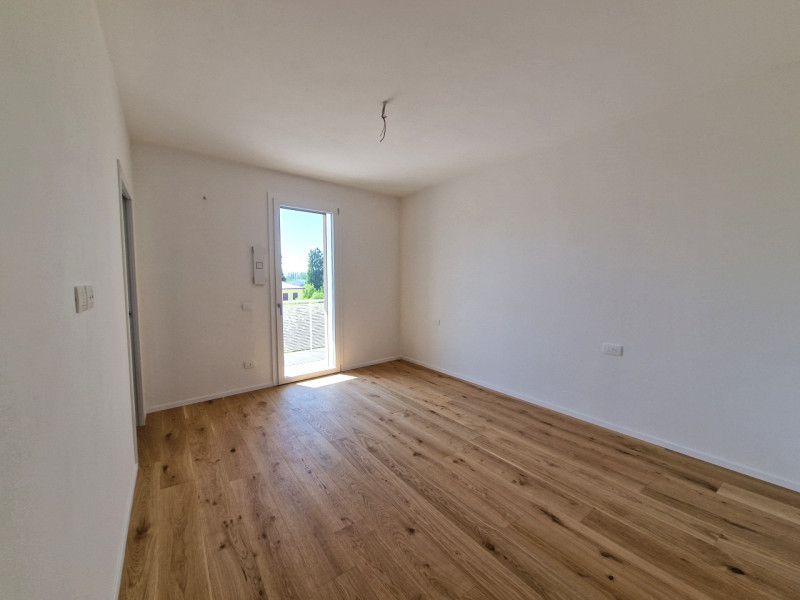 Situato nella rinomata zona residenziale di Sarmeola di Rubano, questo elegante appartamento al s...