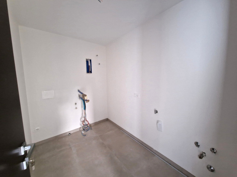 Situato nella rinomata zona residenziale di Sarmeola di Rubano, questo elegante appartamento al s...