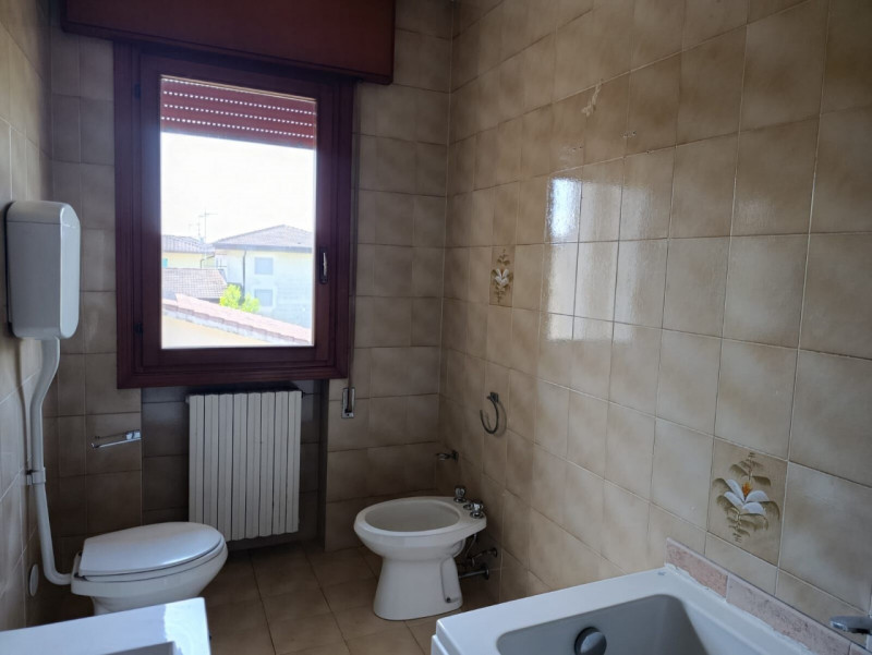<p>Vendesi Casa a schiera all’interno di un complesso di 7 unità, disposta su tre livelli di circ...