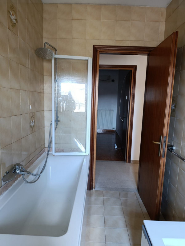 <p>Vendesi Casa a schiera all’interno di un complesso di 7 unità, disposta su tre livelli di circ...
