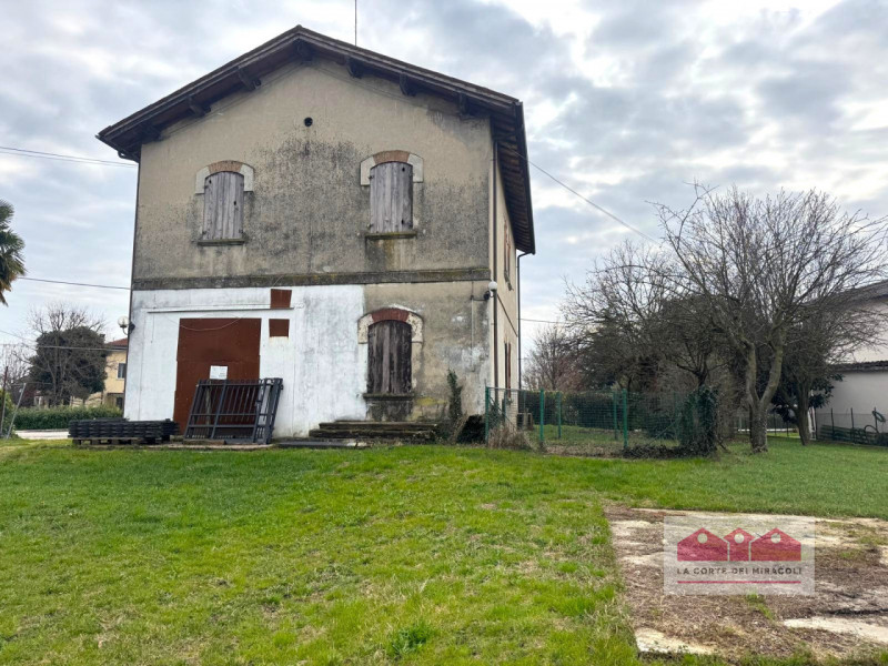 ANCONETTA: CASA SINGOLA DA RISTRUTTURARE SUL LOTTO DI OLTRE 1.600MQ. RIF. VS110L EURO 290.000

In...