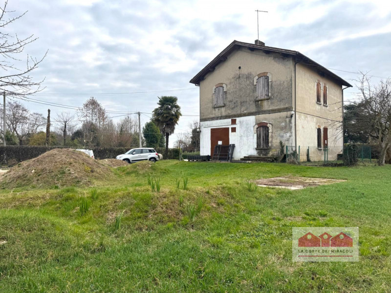 ANCONETTA: CASA SINGOLA DA RISTRUTTURARE SUL LOTTO DI OLTRE 1.600MQ. RIF. VS110L EURO 290.000

In...