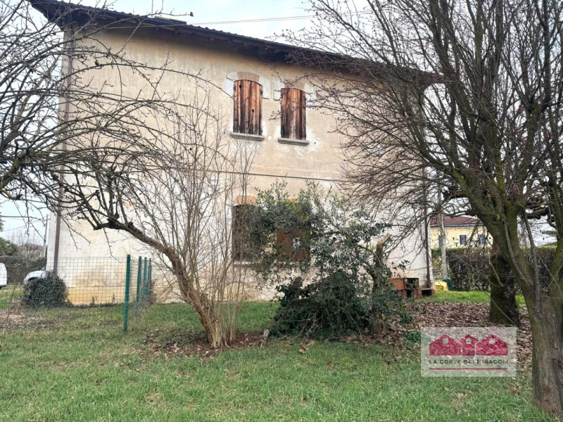 ANCONETTA: CASA SINGOLA DA RISTRUTTURARE SUL LOTTO DI OLTRE 1.600MQ. RIF. VS110L EURO 290.000

In...