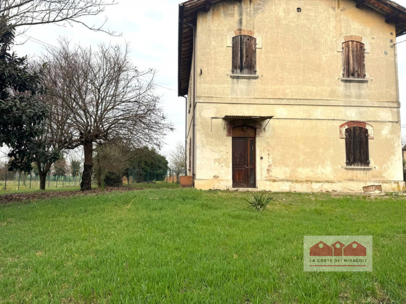 ANCONETTA: CASA SINGOLA DA RISTRUTTURARE SUL LOTTO DI OLTRE 1.600MQ. RIF. VS110L EURO 290.000

In...