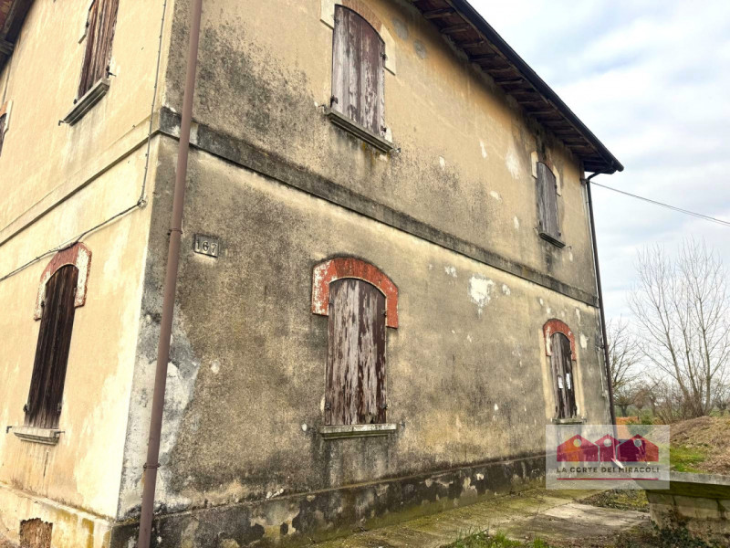 ANCONETTA: CASA SINGOLA DA RISTRUTTURARE SUL LOTTO DI OLTRE 1.600MQ. RIF. VS110L EURO 290.000

In...