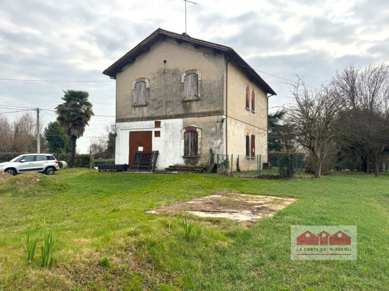 ANCONETTA: CASA SINGOLA DA RISTRUTTURARE SUL LOTTO DI OLTRE 1.600MQ. RIF. VS110L EURO 290.000

In...