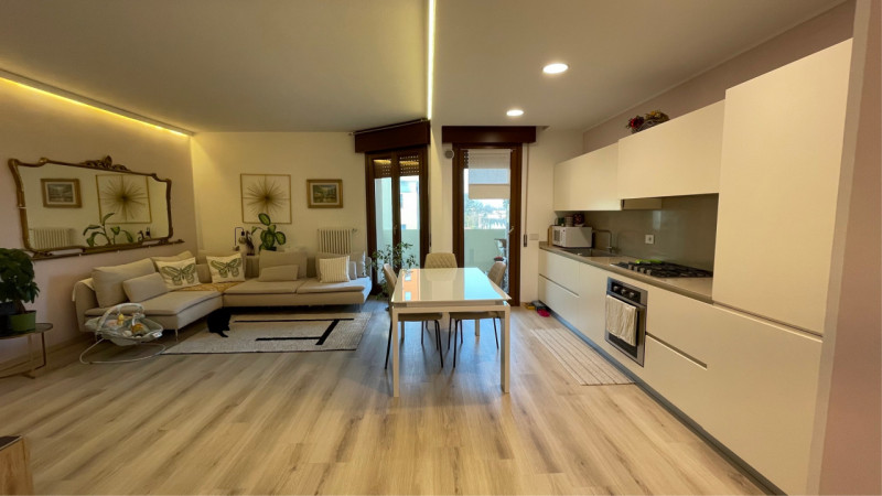 RIF. AGENZIA DB257 - Agente Daniela: 333 2728322

Scopri un'opportunità unica nel cuore di Chiesa...