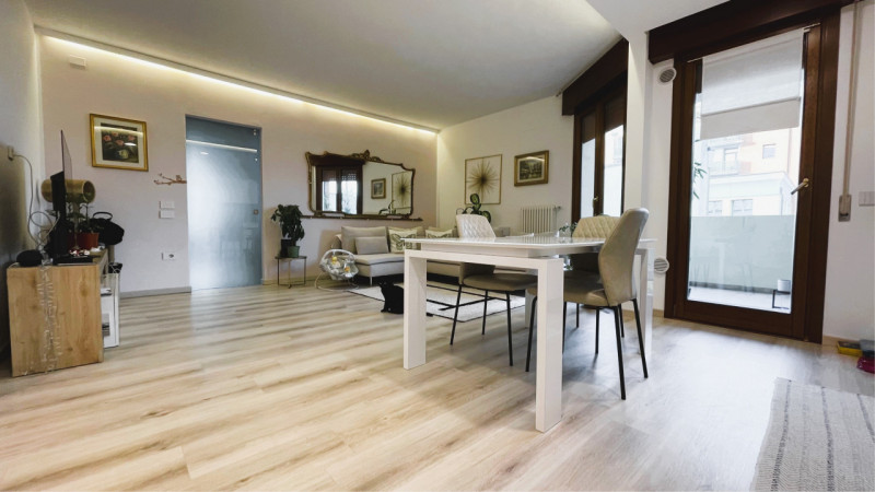 RIF. AGENZIA DB257 - Agente Daniela: 333 2728322

Scopri un'opportunità unica nel cuore di Chiesa...