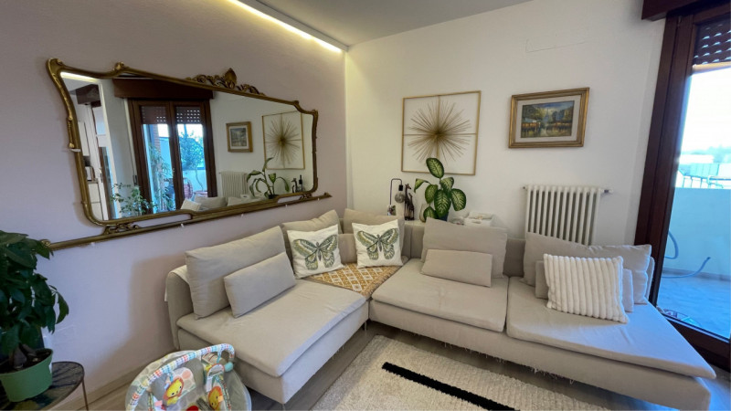 RIF. AGENZIA DB257 - Agente Daniela: 333 2728322

Scopri un'opportunità unica nel cuore di Chiesa...