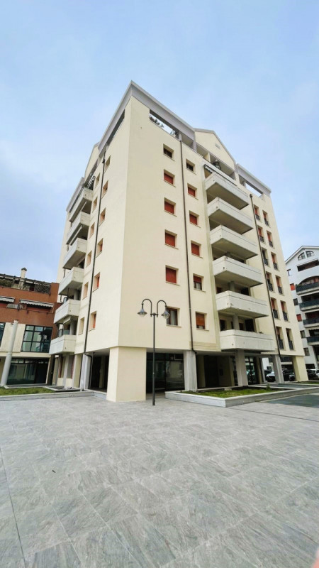 RIF. AGENZIA DB257 - Agente Daniela: 333 2728322

Scopri un'opportunità unica nel cuore di Chiesa...