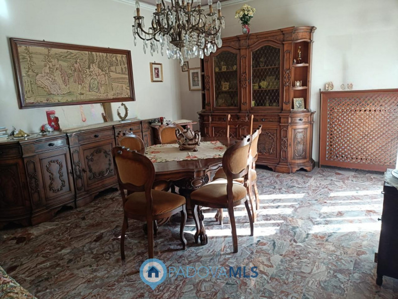 Crocefisso - Casa singola con terreno di circa 1400 mq

Immobile in esclusiva al Gruppo Padova ML...