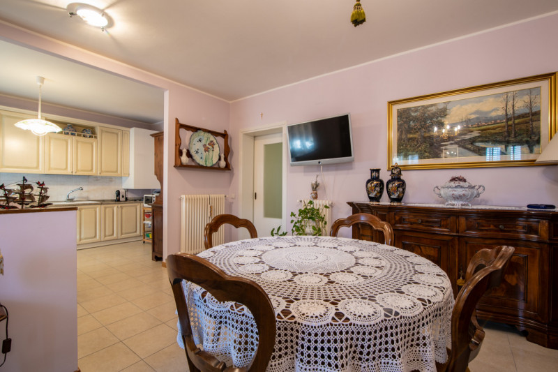 Proponiamo in vendita una rara opportunità nel cuore di Cittadella: CASA SINGOLA di circa 300 mq,...