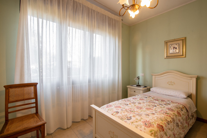 Proponiamo in vendita una rara opportunità nel cuore di Cittadella: CASA SINGOLA di circa 300 mq,...